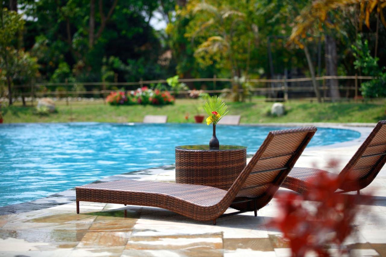 Jungle Villa Resort - Near Chitwan National Park Luaran gambar